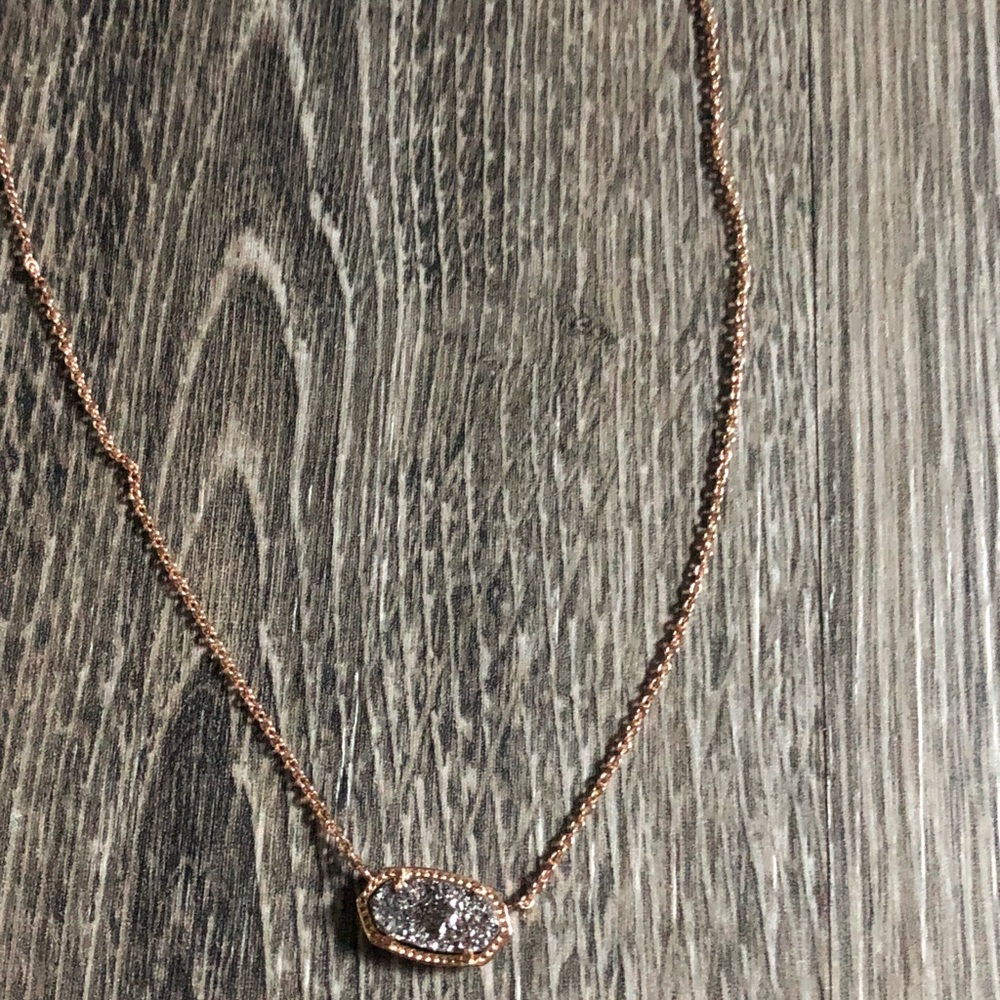 Kendra Scott necklace